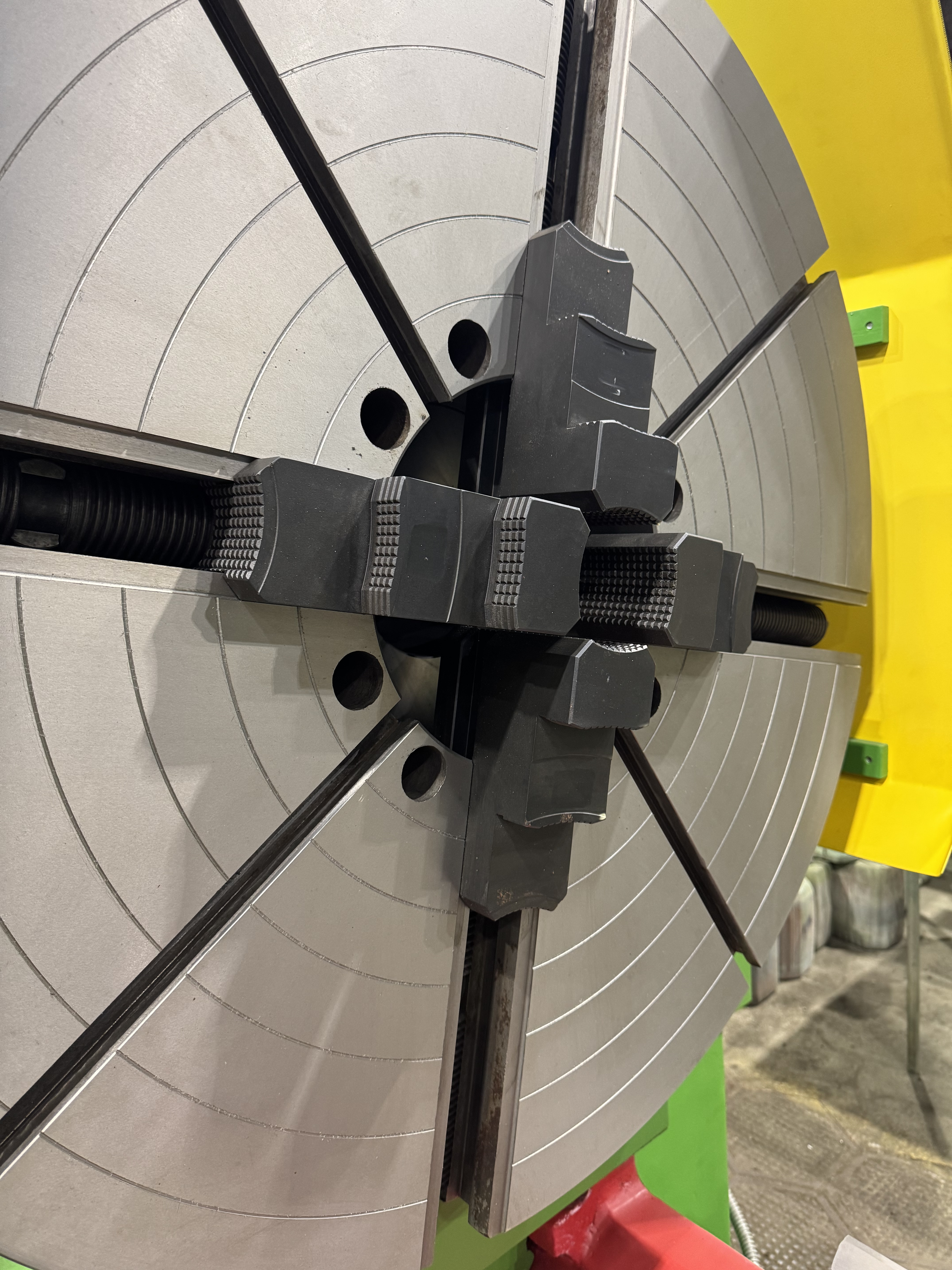 Патрон 4-х кулачковый Ф1000 мм модель 165.09.000